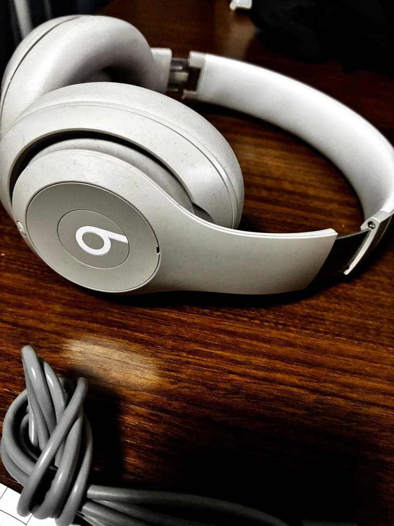 Beats Studio Pro サンドストーン ワイヤレスヘッドホン