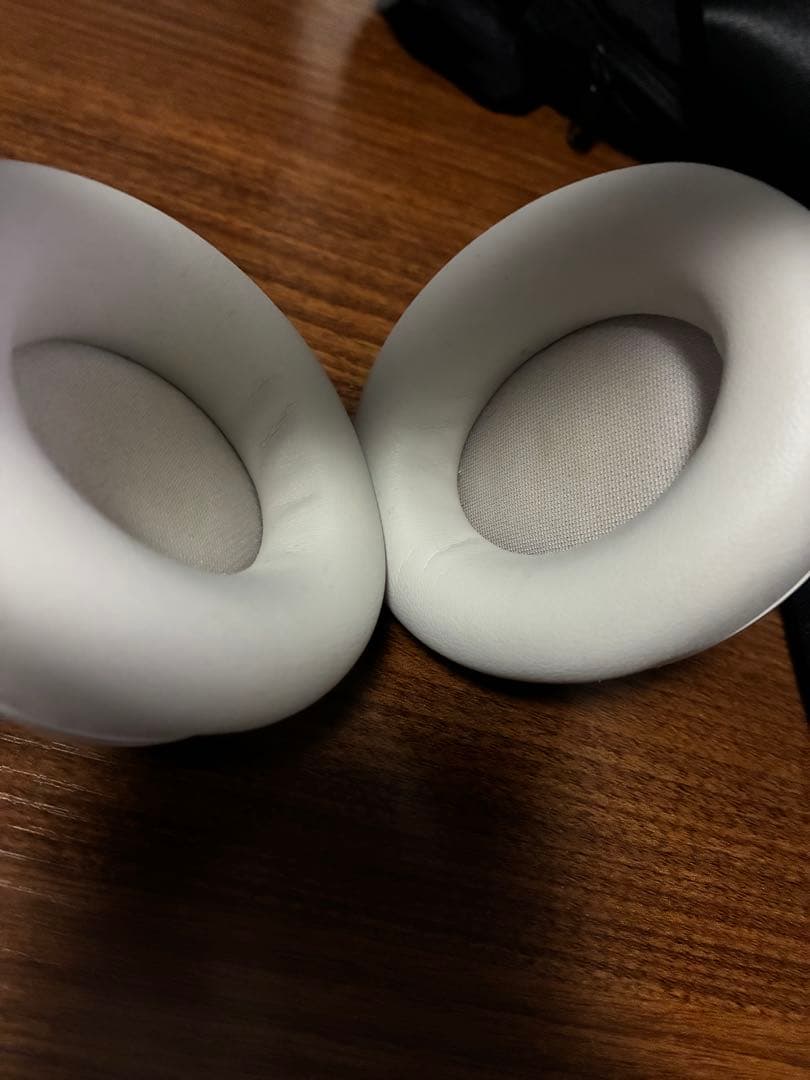 Beats Studio Pro サンドストーン ワイヤレスヘッドホン