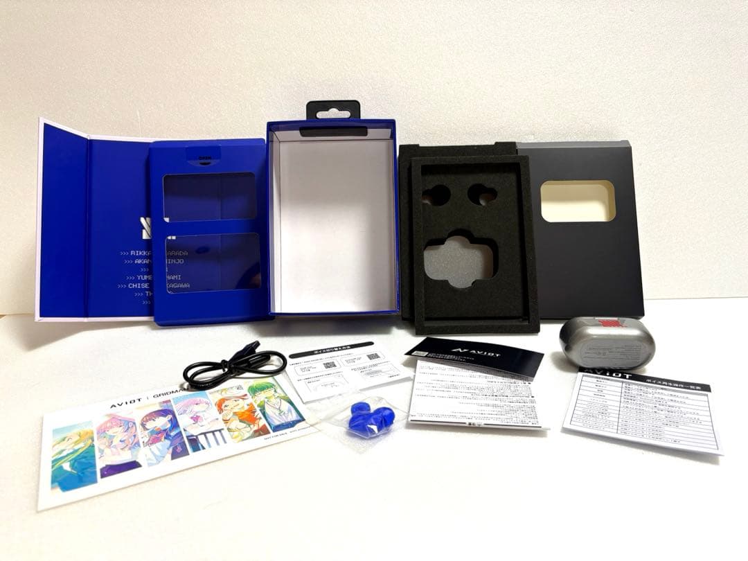 グリッドマン ユニバース イヤホンAVIOT TE-D01v-GMU２２８８０円