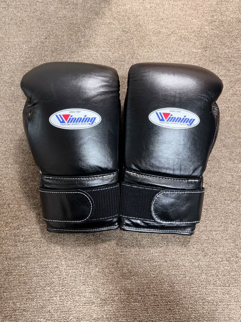 ウイニング　ボクシング　グローブ　16オンス　黒
