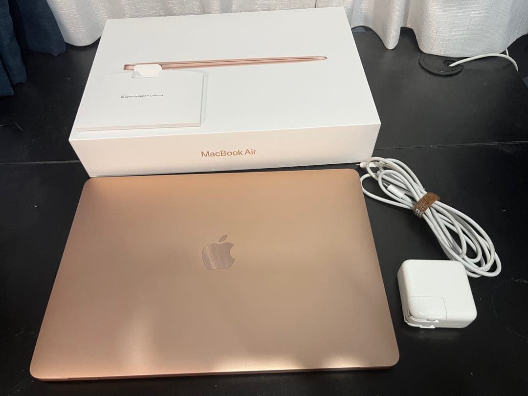 MacBook Air M1 (2020) 256GB メモリ8GB