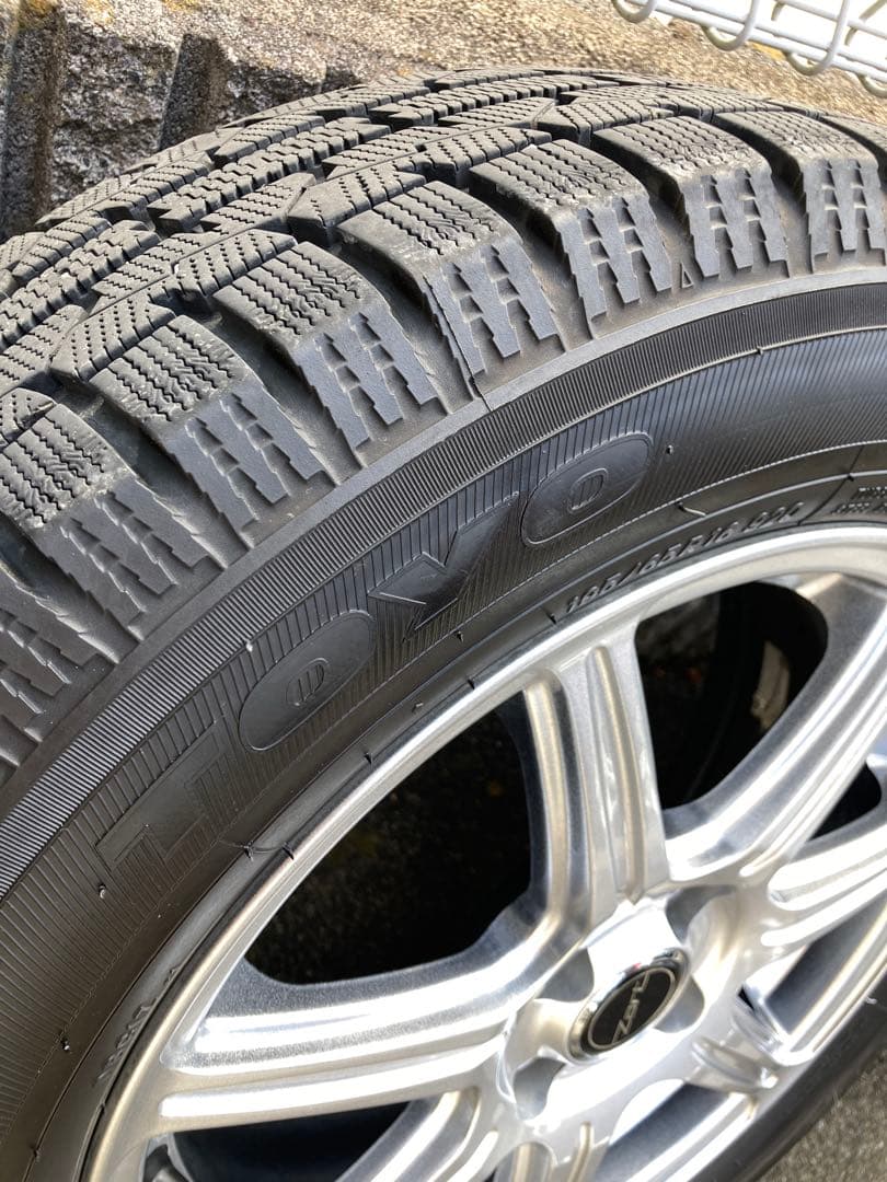 ライズ　ロッキー （ガソリン車）スタッドレスタイヤ　タイヤホイール付き４本セット