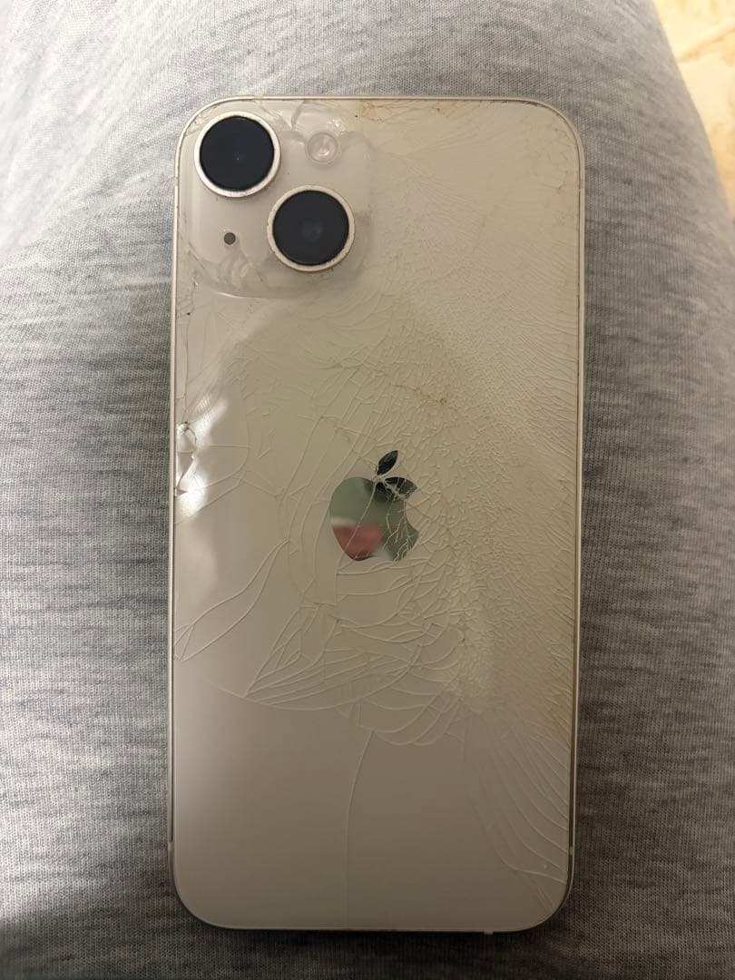 Apple iPhone 14 256GB 背面割れあり 値下げ可能！