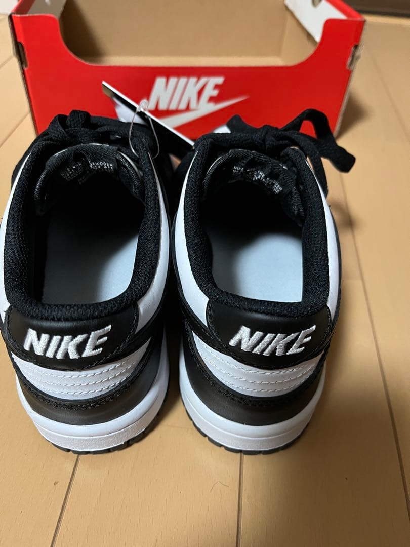 【新品未使用】Nike Dunk Low ホワイト/ブラック23.0