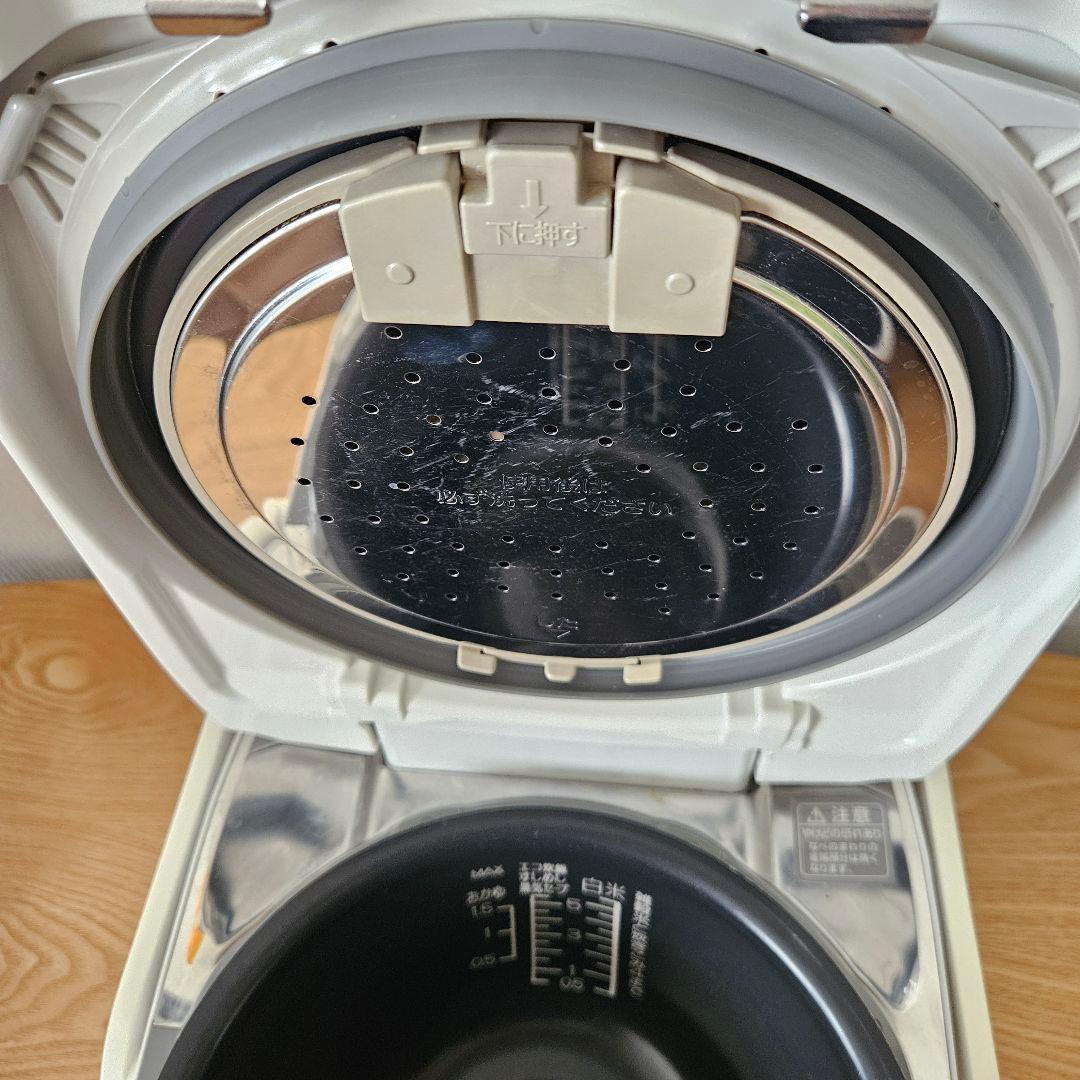 5.5合炊き 炊飯器 極め炊き NP-WA10