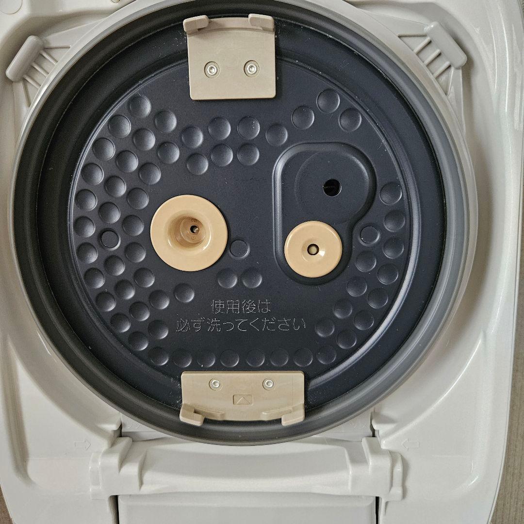 5.5合炊き 炊飯器 極め炊き NP-WA10