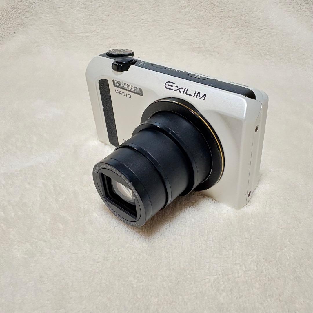 J*c様 CASIO EXILIM HS EX-ZR300 デジタルカメラ