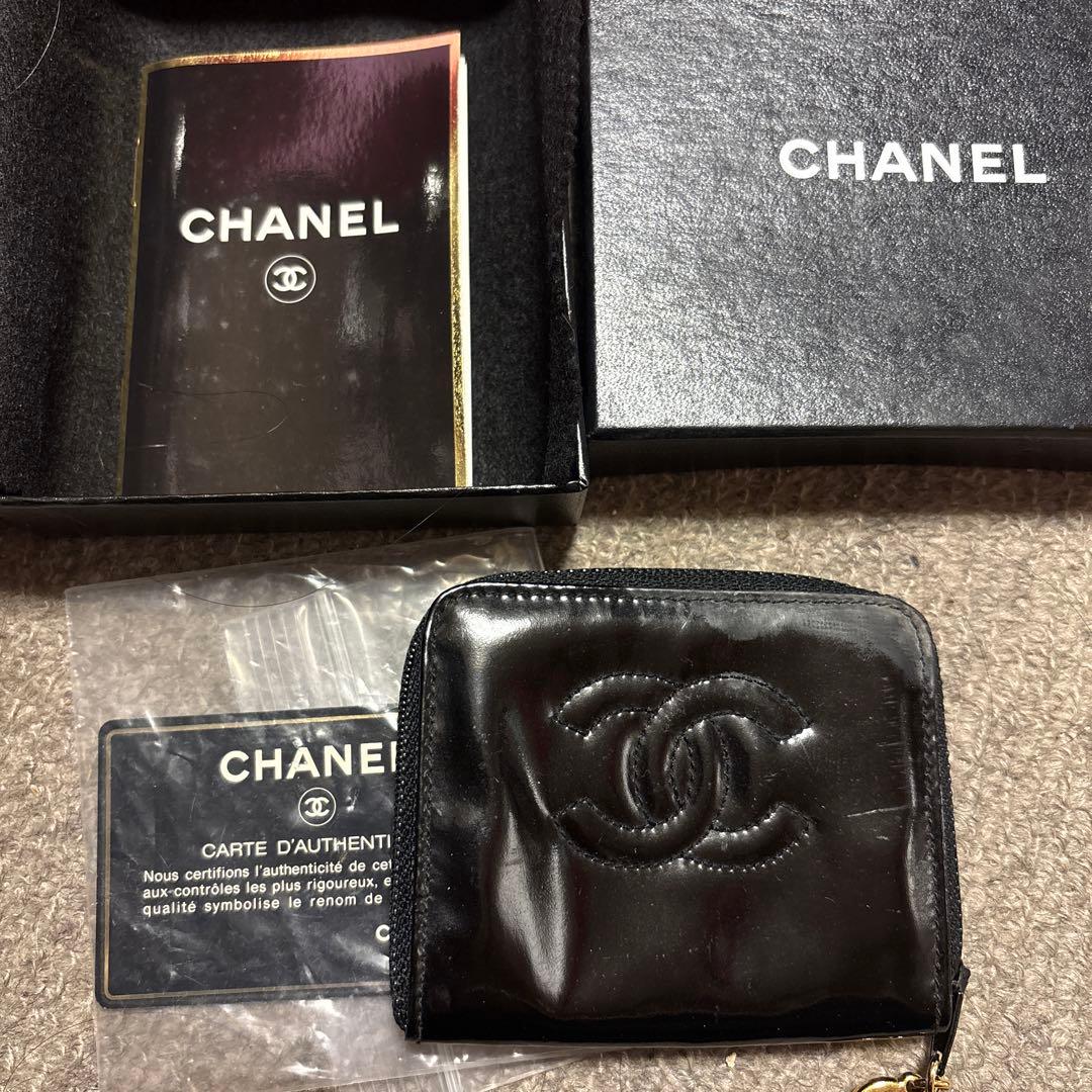 シャネル　CHANEL エナメル　小銭入れ　ブティック　デカロゴ　ケース