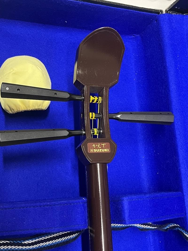 【美品】SUZUKI 三味線 かえで ハードケース付