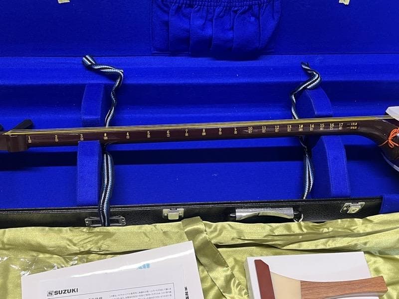 【美品】SUZUKI 三味線 かえで ハードケース付