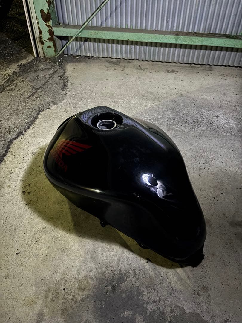 HONDA ホーネット　燃料タンク ブラック