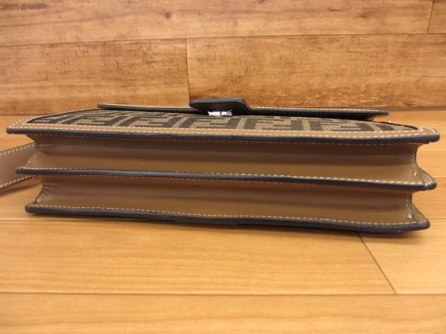 美品 フェンディ 7VA568 FFファブリック オーロック クラッチバッグ