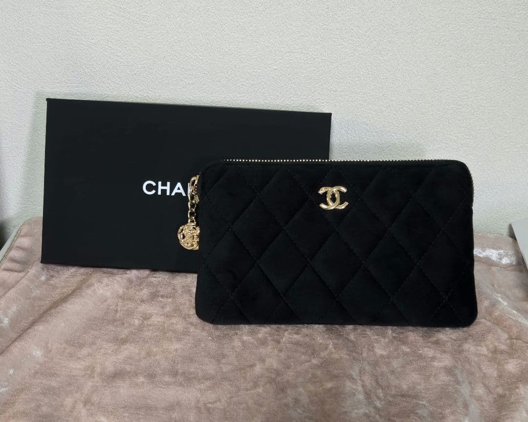 新品最安値！CHANEL ノベルティ メイクアップポーチ ベルベット 黒