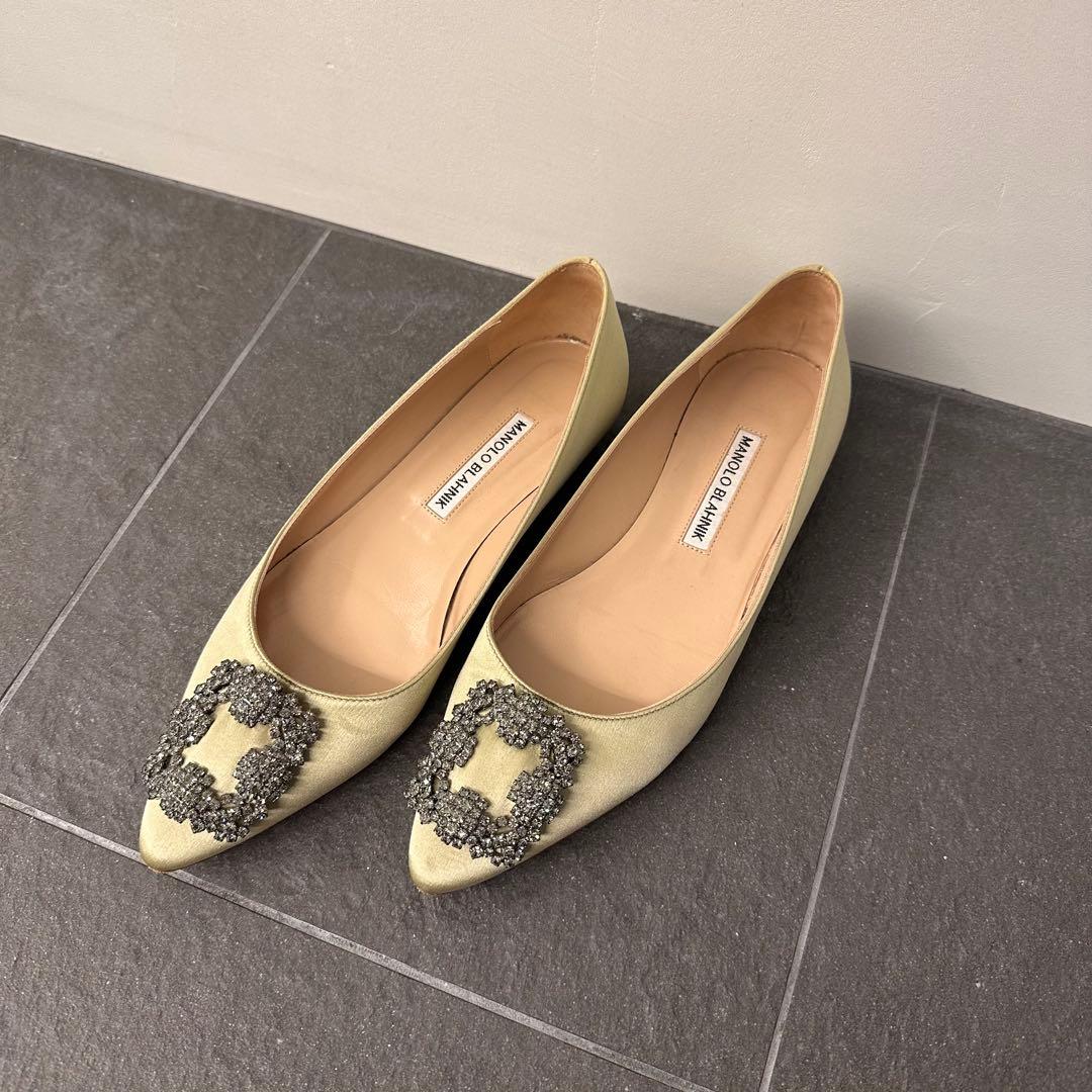 マノロブラニク ハンギシMANOLO BLAHNIKパンプス フラット