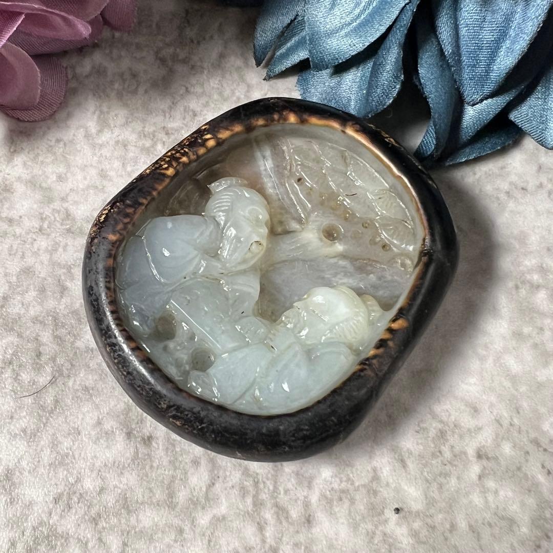 【白玉】皮付き白玉松下老人図吊坠　ペンダントトップ