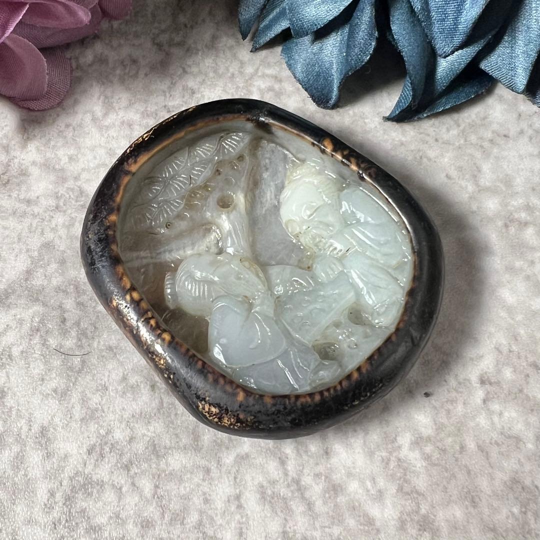 【白玉】皮付き白玉松下老人図吊坠　ペンダントトップ