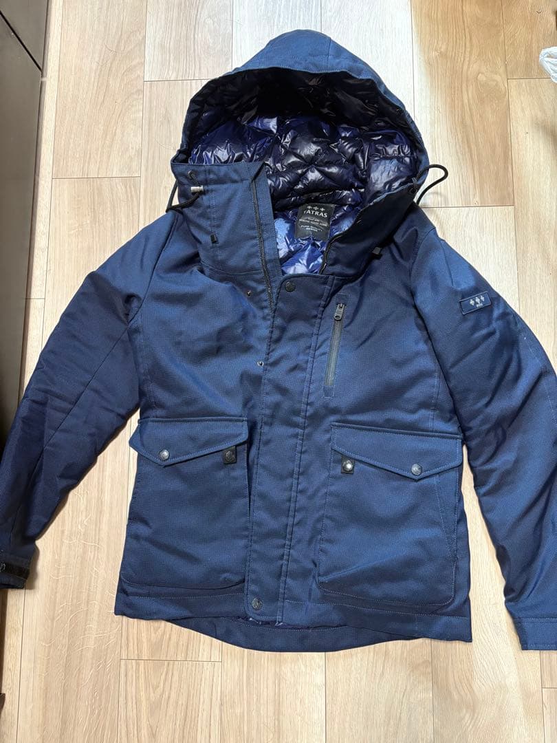 TATRAS ネイビー フード付きダウンジャケット