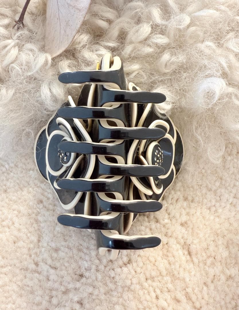 アレクサンドル　ドゥ　パリ　カメリアヘアクリップ　ブラック