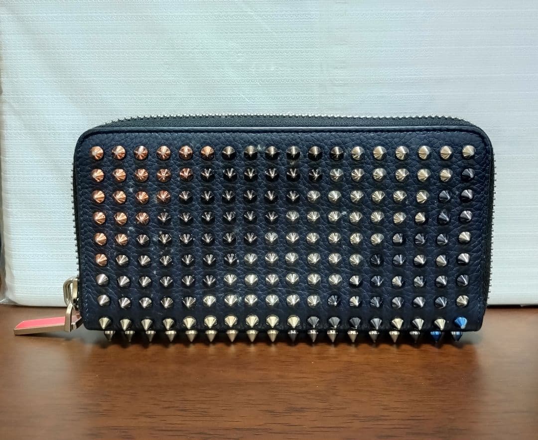 【Christian Louboutin】 スパイクスタッズ 長財布 ファスナー