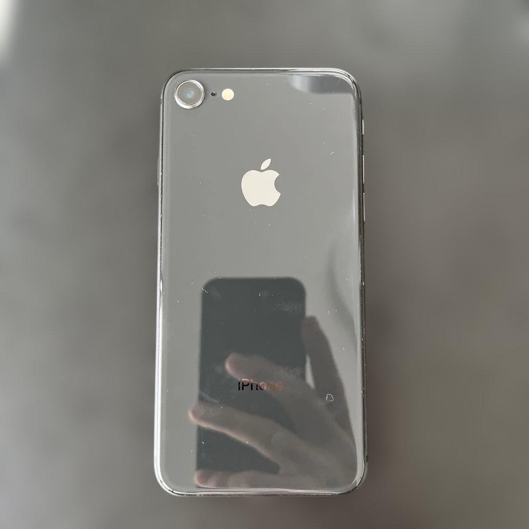 iPhone8 64GB スペースグレー本体