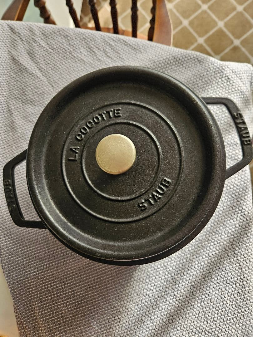 STAUB 鋳鉄製 22cm ココット黒