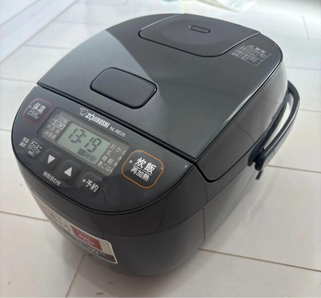 展示品　象印マホービン 炊飯器 3合 チャコール NL-BE05-HZ