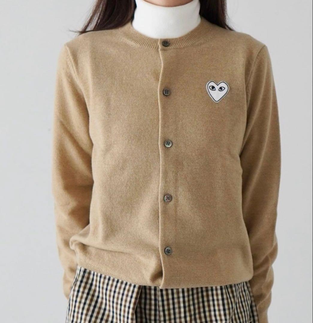 コムデギャルソン　白ハート刺繍　カーディガン ベージュ ウール　ワンポイント L
