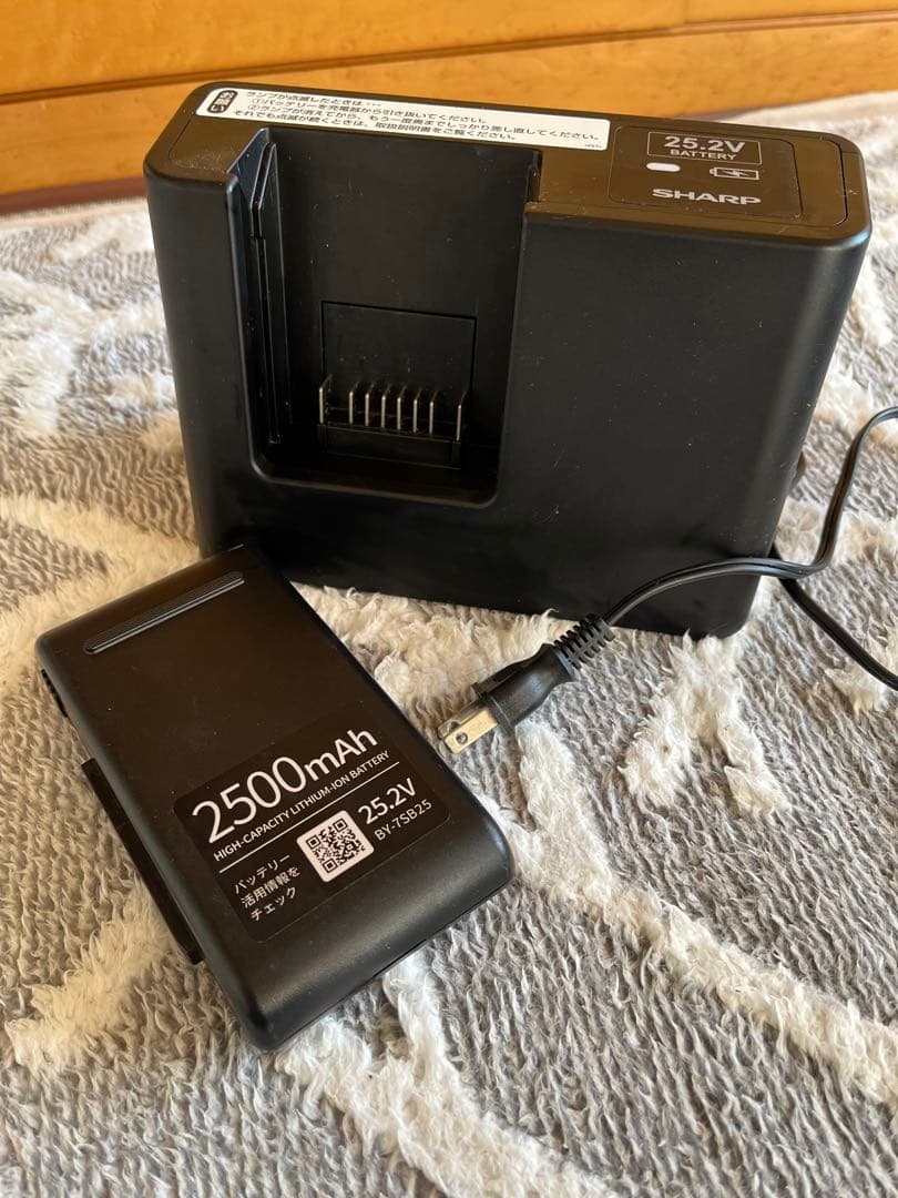 R*s様 シャープ充電式掃除機EC-SR7