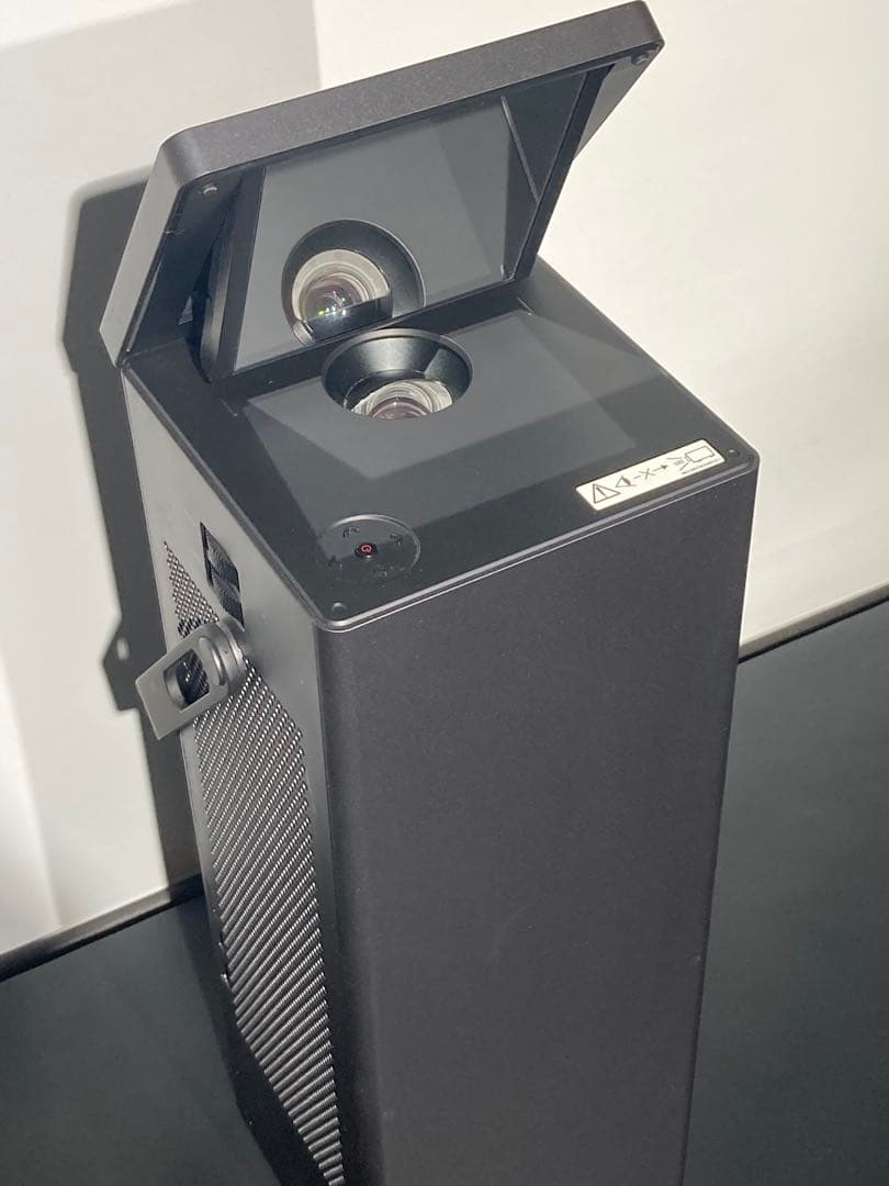 4K HDR対応レーザープロジェクター LG HU80KS