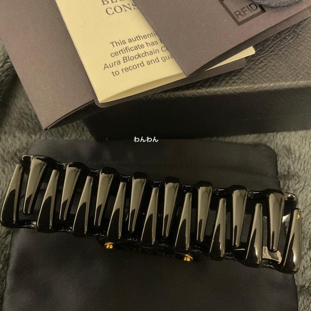 PRADA ヘアクリップ 黒