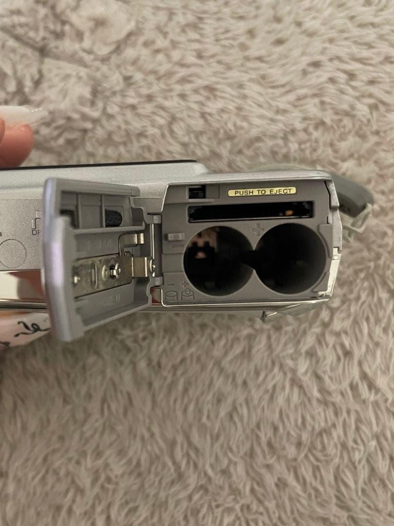 FUJIFILM単三電池使用FinePix A610動作確認済み