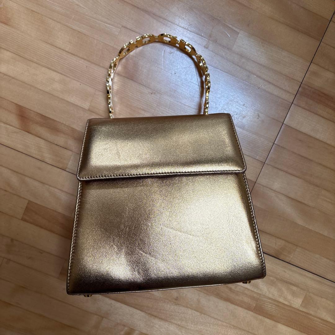 フェラガモ　ゴールド パーティバッグ