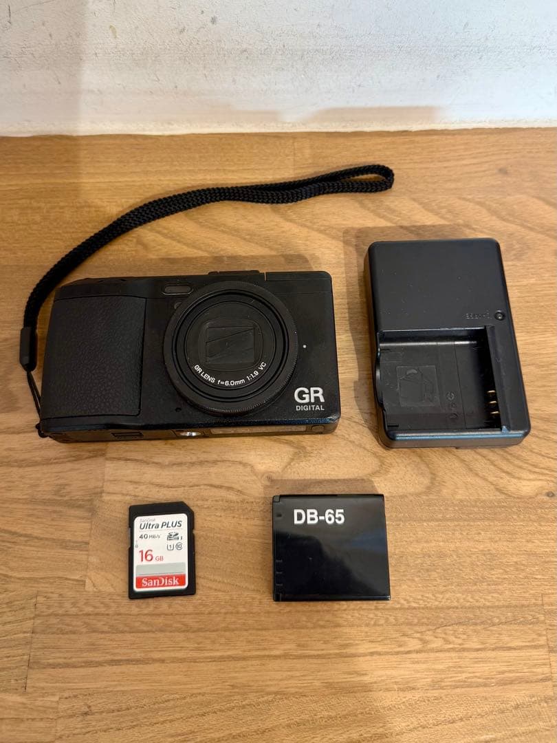 【シャター数超少ない】Ricoh GR DIGITAL Ⅳ コンパクトカメラ