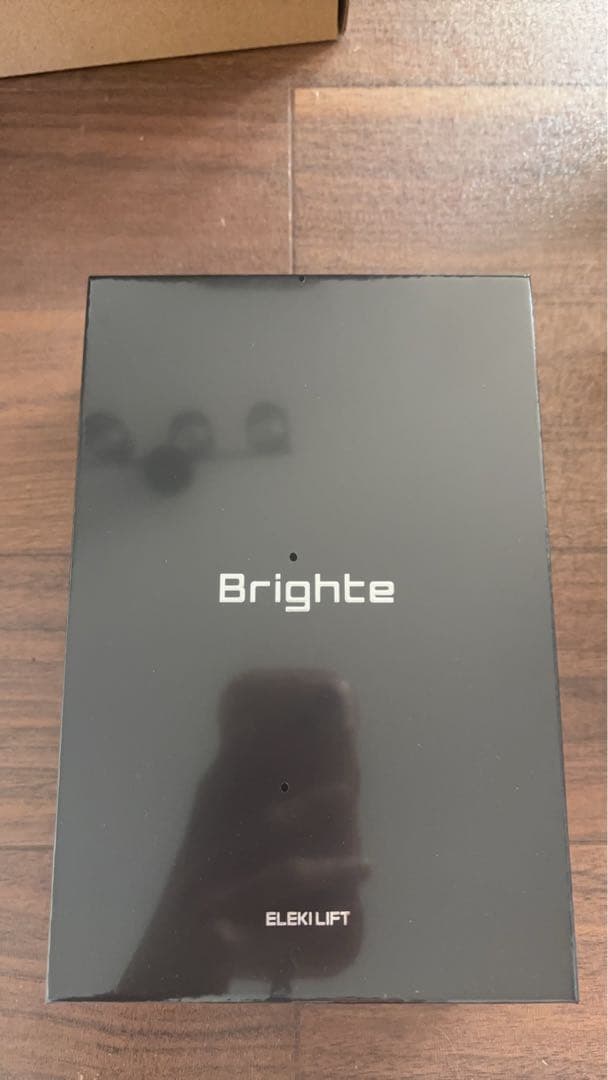 ELEKI LIFT (美顔器/EMS/フェイスケア/リフトアップ/サロン級）