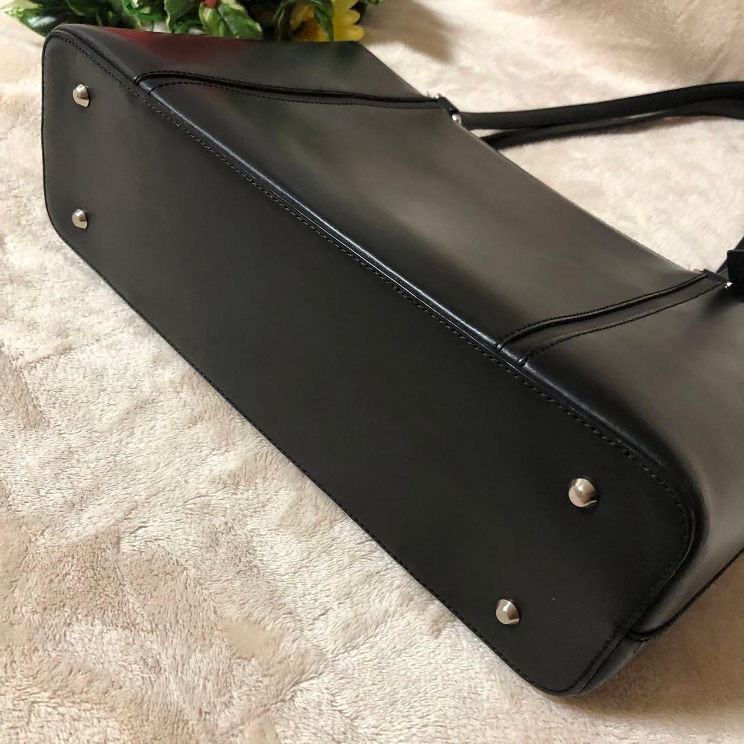 デイジー様2点まとめ売り（バーバリートートバッグ& 2way バッグ　クロコ）