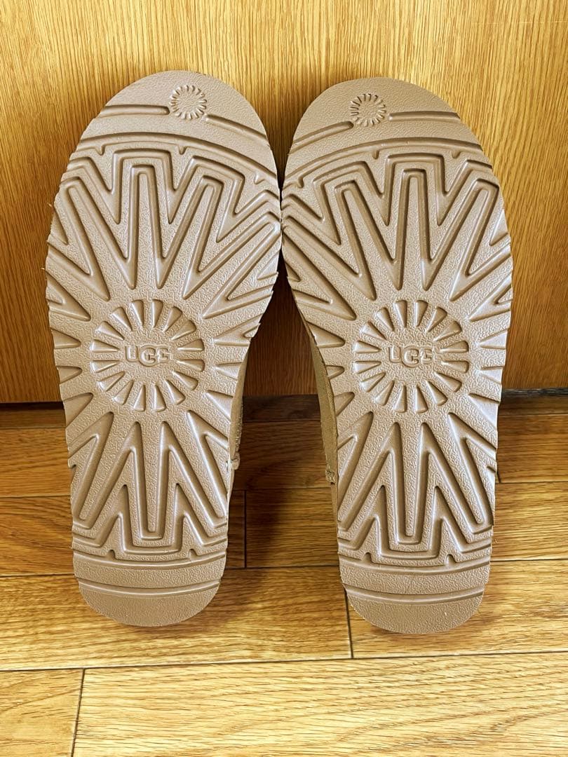 s103様BEAUTY&YOUTH UGGクラシック マイクロ24