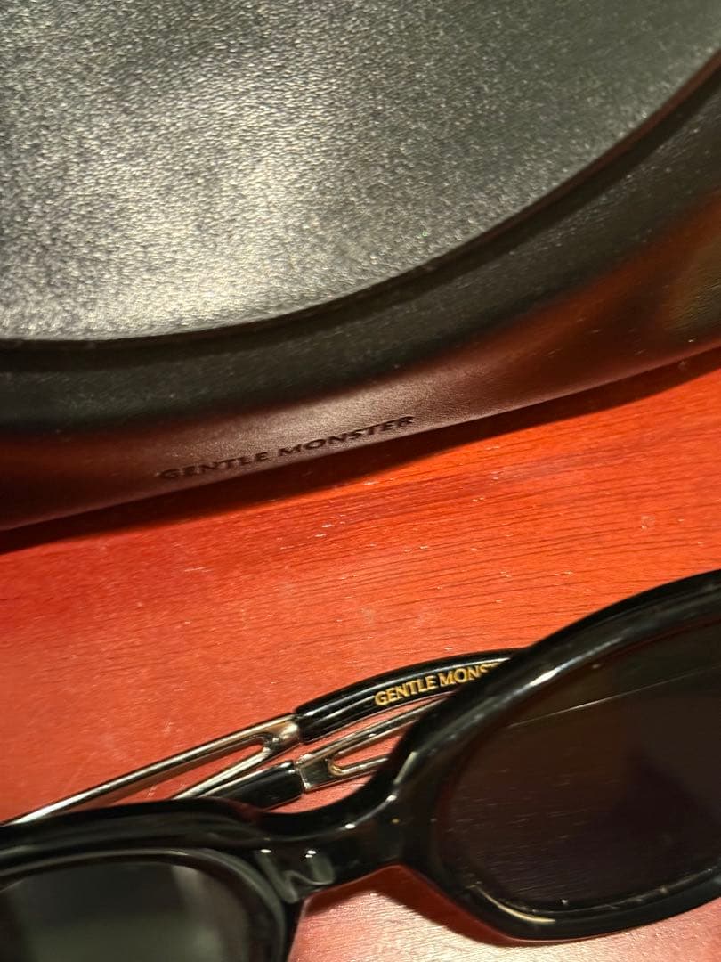 小物 GENTLE MONSTER Kunst 01