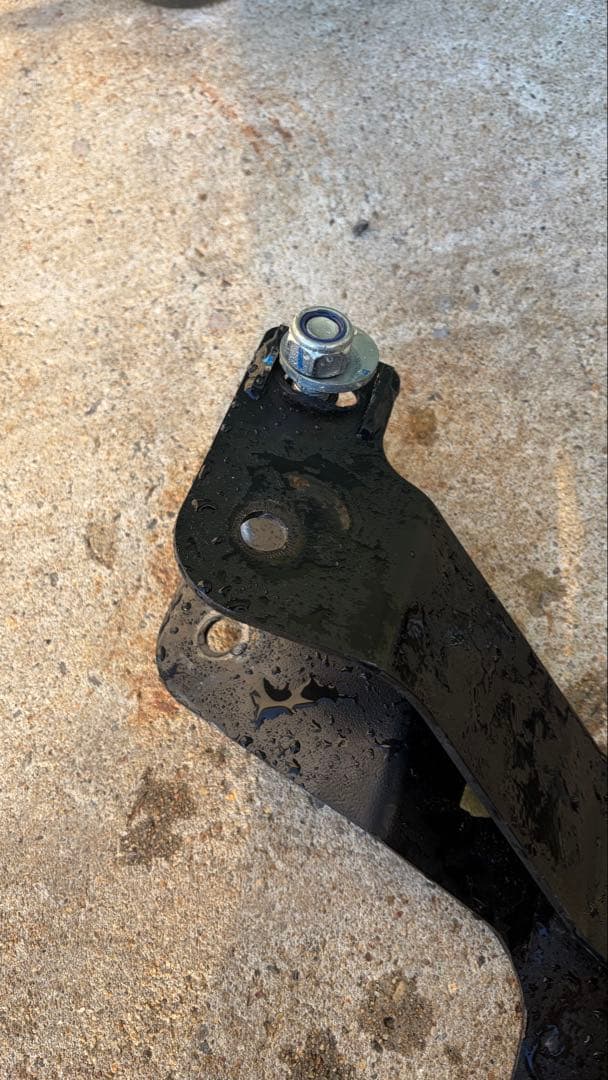 ラフカントリー　フロントコントロールアーム　ダウンブラケット　ラングラーJL用