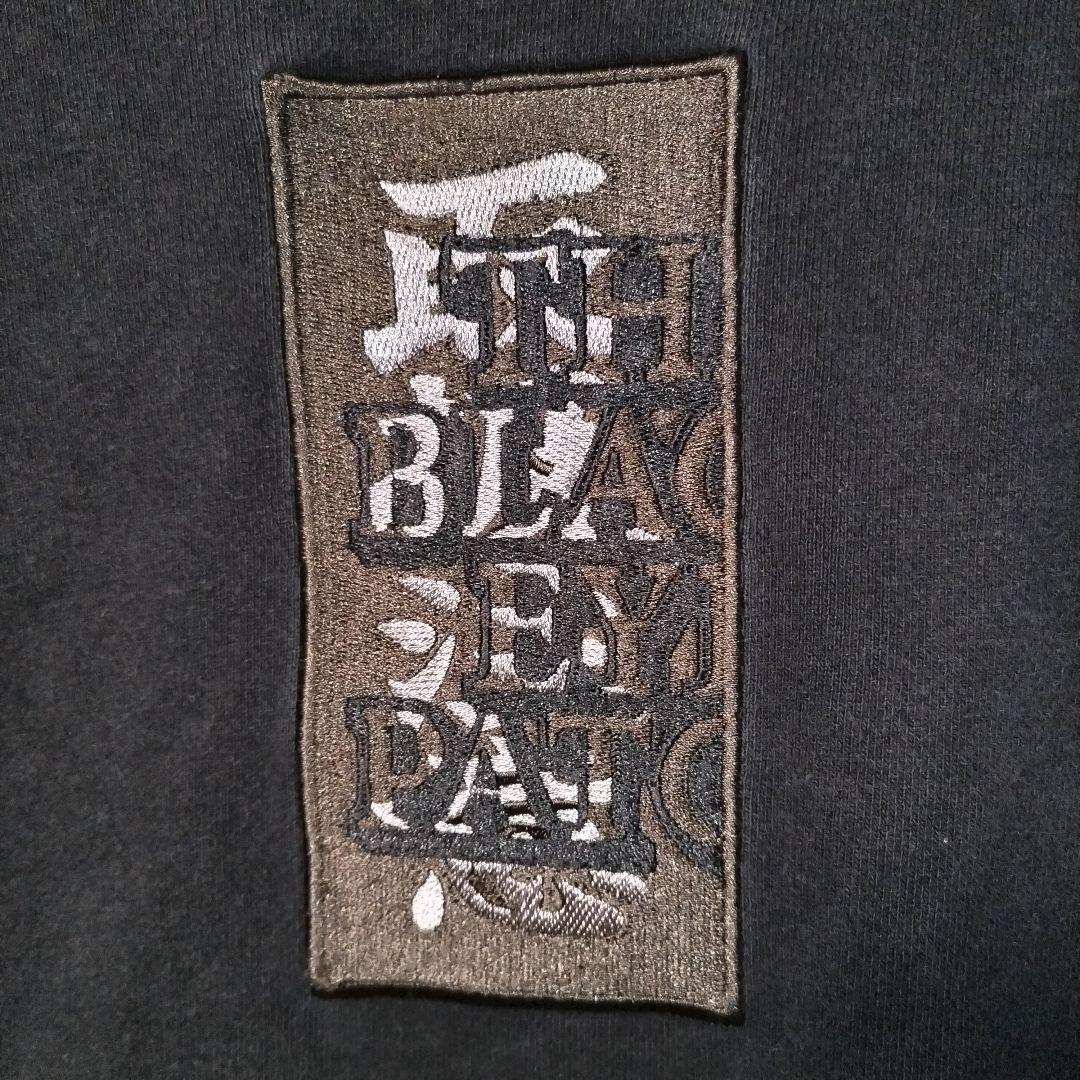 j66【人気Lサイズ】ブラックアイパッチ　刺繍ロゴ　スウェット　入手困難