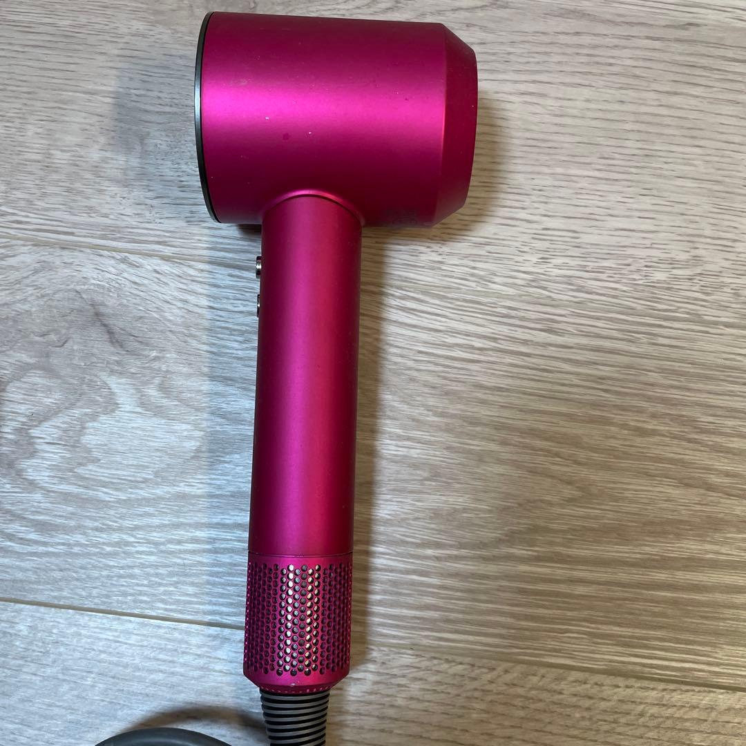 Dyson ヘアドライヤー 本体とアタッチメントセット