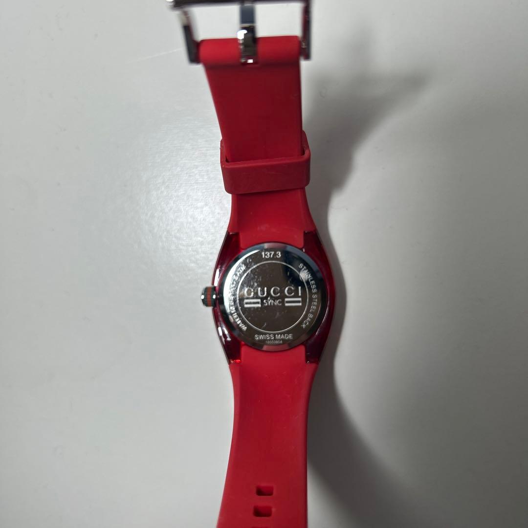 美品　GUCCI レッド ラバーベルト 時計
