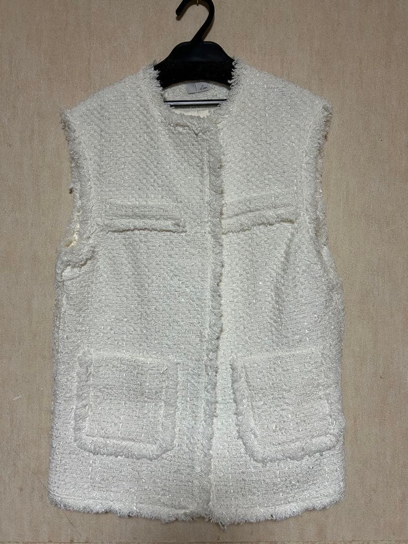 em.ツイードジレ　ホワイト　新品未使用タグ付き