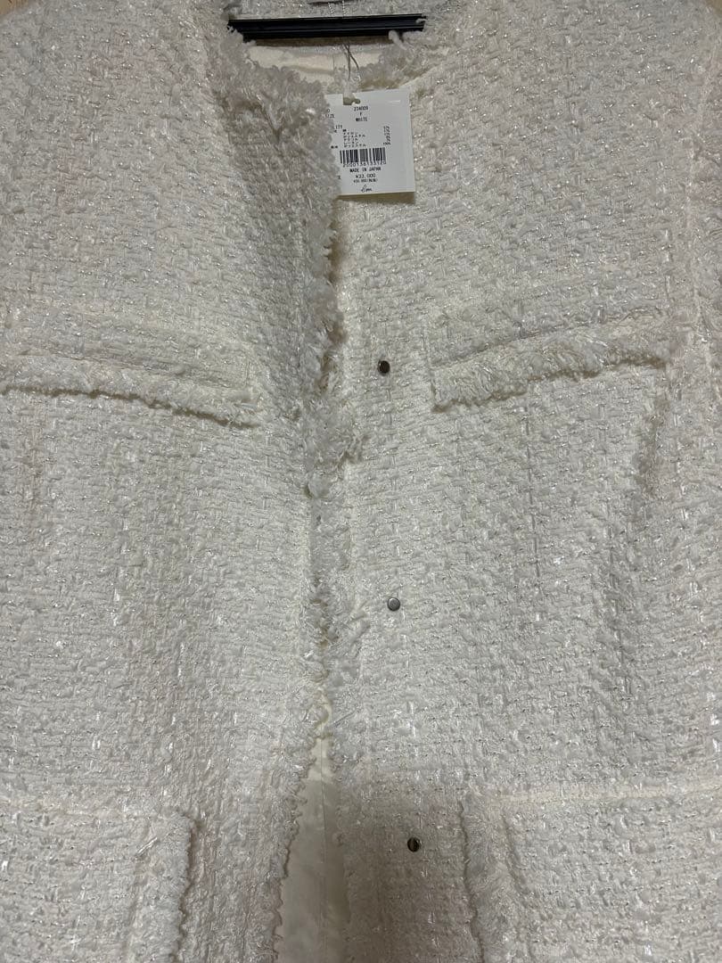 em.ツイードジレ　ホワイト　新品未使用タグ付き