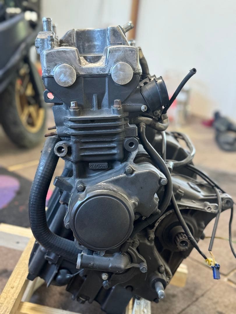 大人気 ホーネッ250 MC31-150xx2007年エンジンMC14E-200