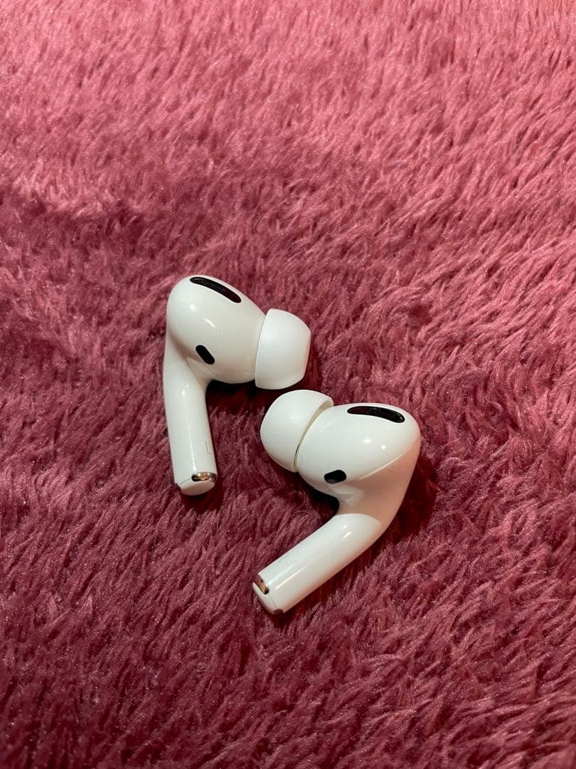 AirPods Pro エアーポッズプロ 本体　セット　イヤフォン＋充電ケース