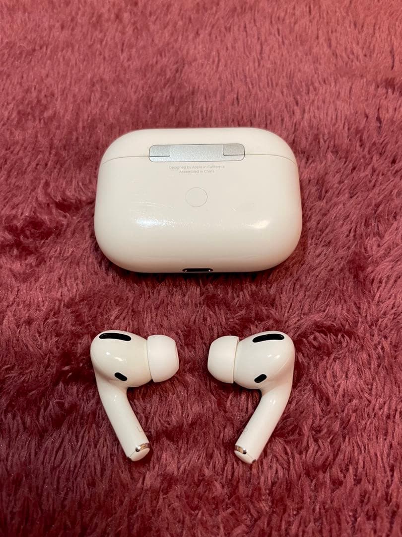 AirPods Pro エアーポッズプロ 本体　セット　イヤフォン＋充電ケース