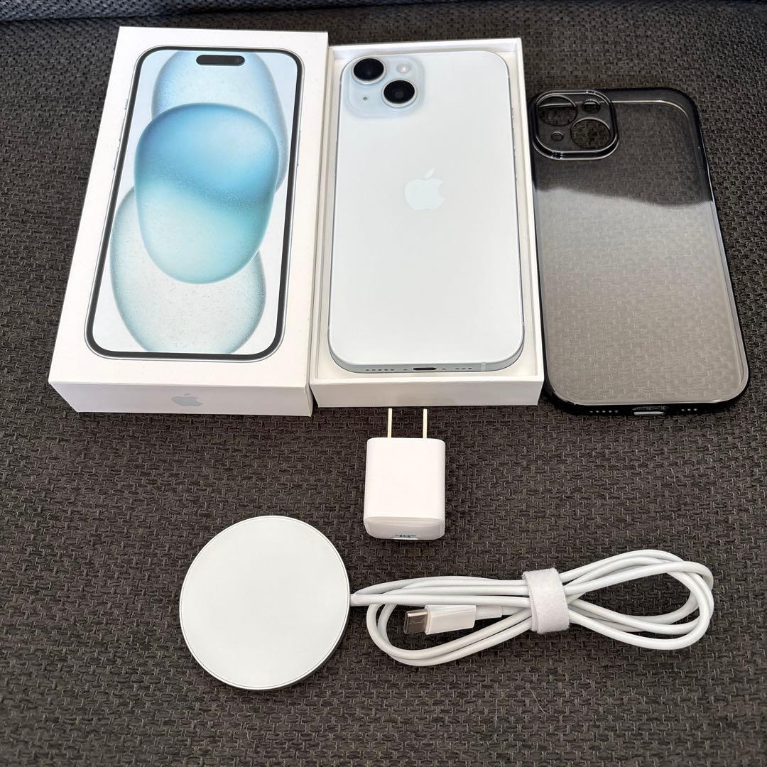 【新品同様】iPhone15本体　充電器＆ケースセット