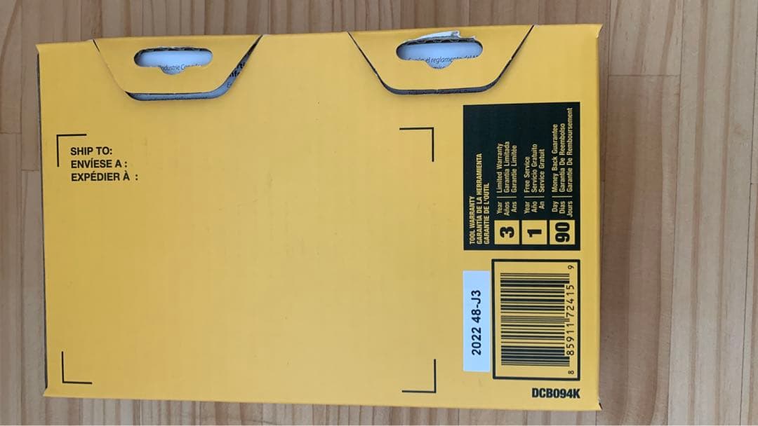 残り一個【メーカー純正品】Dewalt 100W高速充電 USBモバイルバッテリ