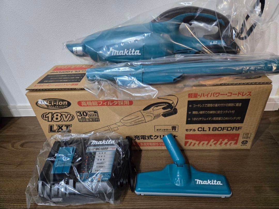 マキタMakita 充電式クリーナーCL180FDRF バッテリ、急速充電