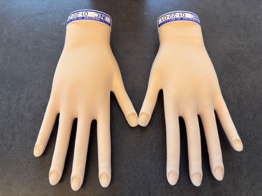 ほぼ新品 ネイリスト技能検定試験用　JNEC認定モデルハンド